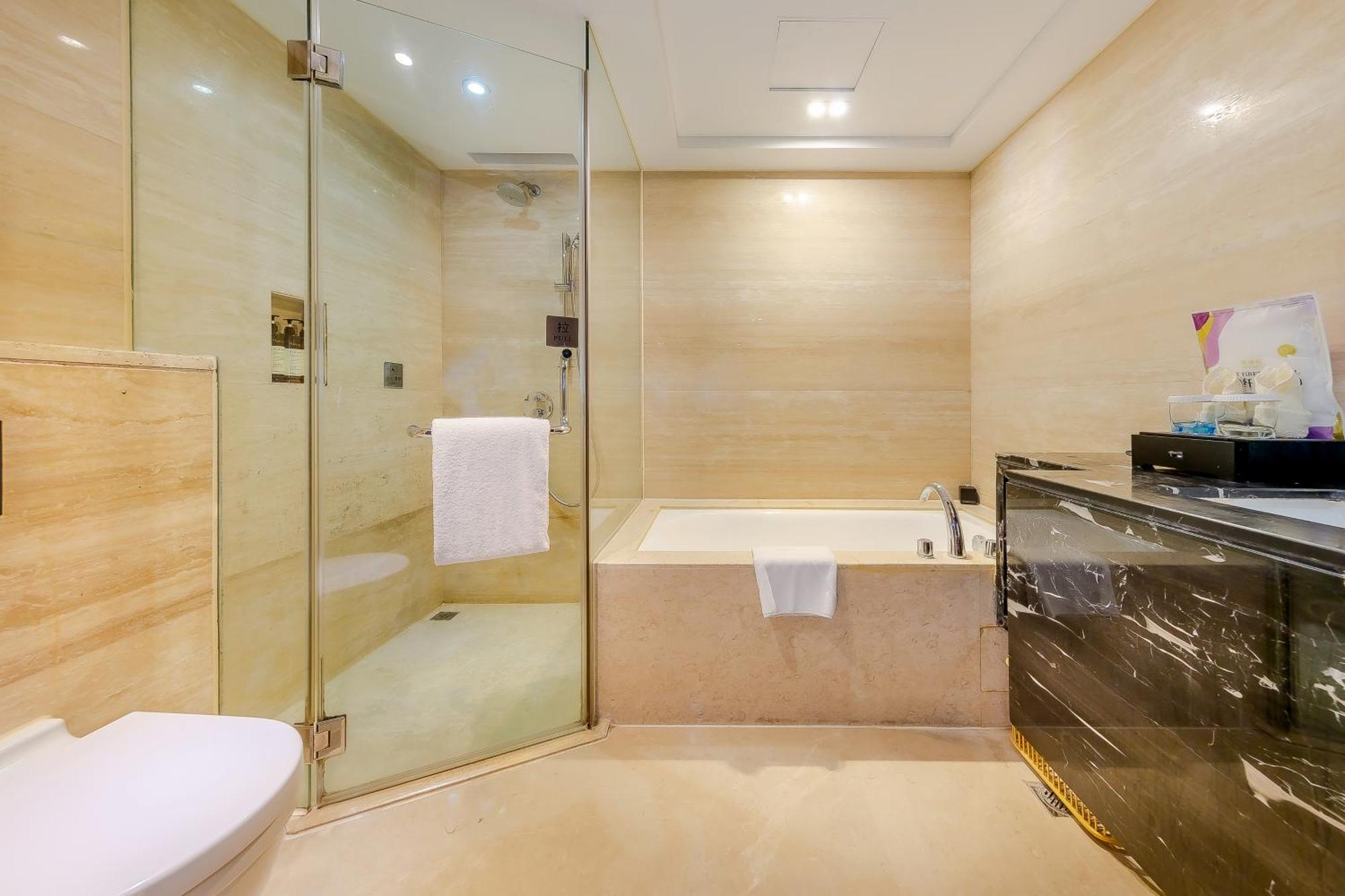 Celebrity Upper Class Hotel Chengdu Exterior photo